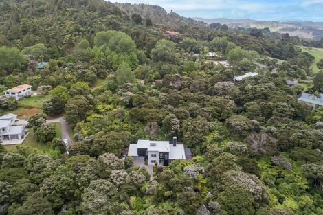 Photo of property in 1020b Scenic Drive North, Swanson, Auckland, 0816