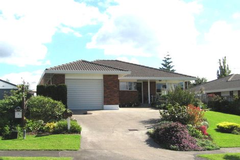 Photo of property in 1a Compass Place, Te Atatu Peninsula, Auckland, 0610