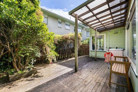 Photo of property in 6 Calvert Road, Moturoa, New Plymouth, 4310