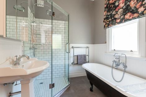 Photo of property in 71 Milton Road, Bluff Hill, Napier, 4110