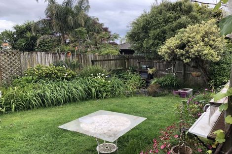 Photo of property in 6 Waylen Place, Burswood, Auckland, 2013