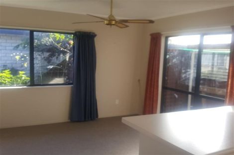 Photo of property in 245-247 Courtenay Street, Strandon, New Plymouth, 4312