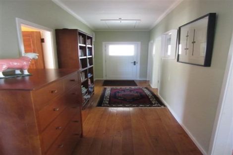 Photo of property in 104 Creswick Terrace, Northland, Wellington, 6012