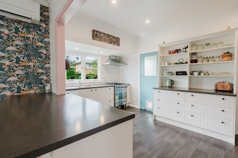 Photo of property in 37 Storey Avenue, Forest Lake, Hamilton, 3200