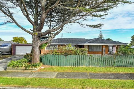 Photo of property in 12 Gibbons Road, Weymouth, Auckland, 2103