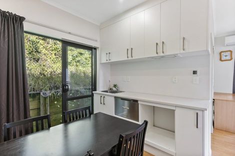 Photo of property in 54 Glennandrew Drive, Half Moon Bay, Auckland, 2012