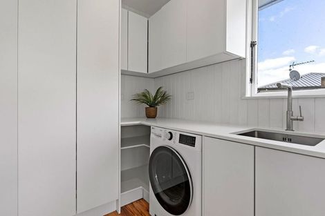 Photo of property in 73 Dale Crescent, Pakuranga, Auckland, 2010