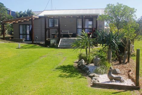 Photo of property in 23 Westside Road, Port Waikato, Tuakau, 2695