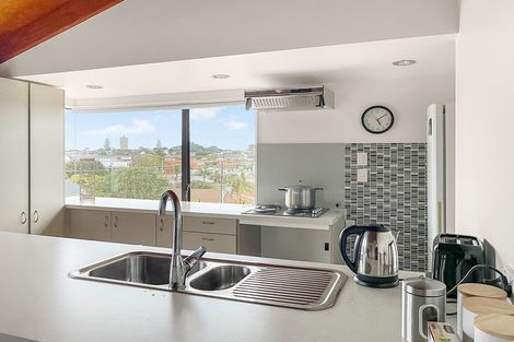 Photo of property in 3 Wolsley Avenue, Milford, Auckland, 0620