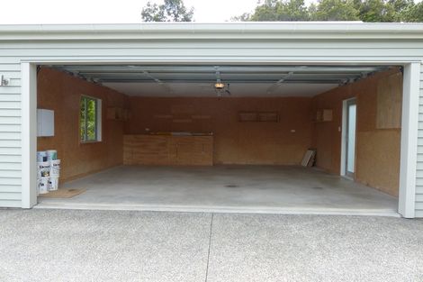 Photo of property in 19 Kakariki Grove, Waikanae, 5036