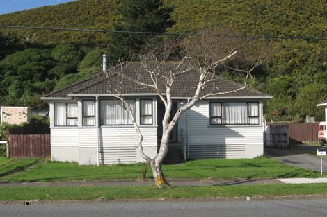 Photo of property in 202 Waddington Drive, Naenae, Lower Hutt, 5011