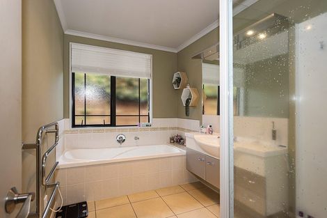 Photo of property in 35 Honeysuckle Lane, Ohauiti, Tauranga, 3112