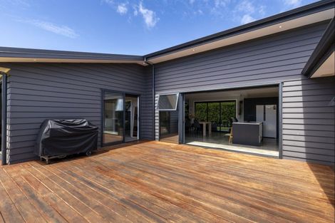 Photo of property in 1 Armstrong Avenue, Waitara, 4320