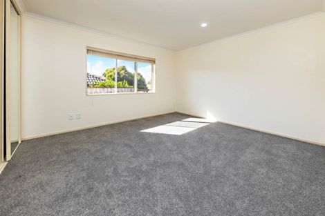 Photo of property in 16 Mordane Place, Flat Bush, Auckland, 2016
