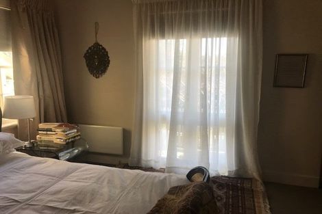 Photo of property in 10 Parliament Street, Thorndon, Wellington, 6011