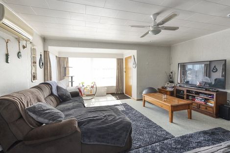 Photo of property in 5 Harlech Street, Levin, 5510