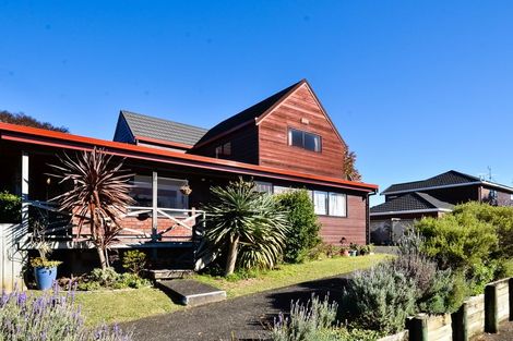 Photo of property in 1/95 Sturges Road, Henderson, Auckland, 0612