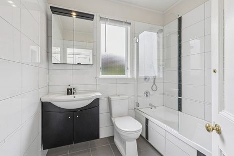 Photo of property in 9 West Road, Northland, Wellington, 6012