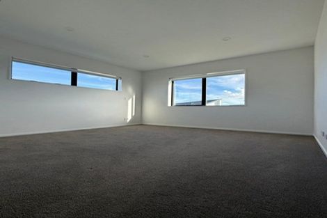 Photo of property in 5 Aquamarine Road, Rosehill, Papakura, 2113