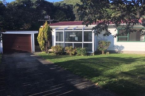 Photo of property in 8 He Awa Crescent, Waikanae, 5036