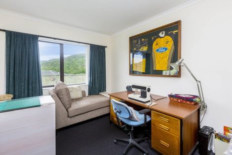 Photo of property in 40 King Charles Drive, Kingsley Heights, Upper Hutt, 5018