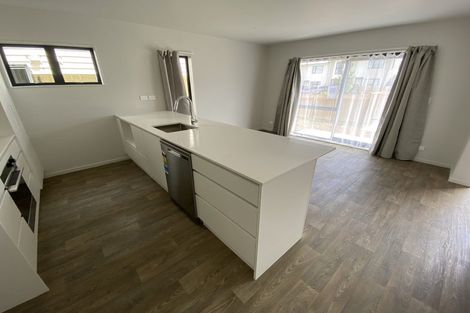 Photo of property in 34 Matawhanga Drive, Wattle Downs, Auckland, 2103