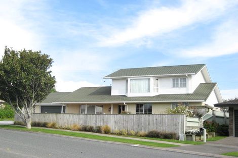 Photo of property in 37 Karina Road, Merrilands, New Plymouth, 4312