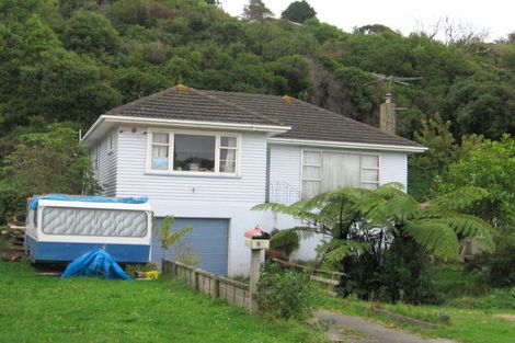 Photo of property in 60 The Drive, Tawa, Wellington, 5028