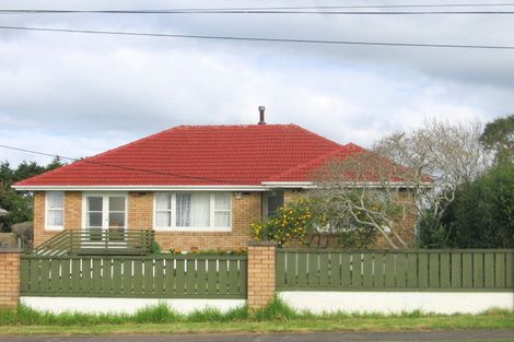 Photo of property in 196 Waimumu Road, Massey, Auckland, 0614