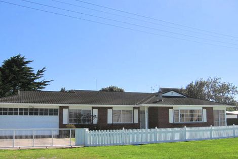 Photo of property in 1 Chrystal Street, Foxton Beach, Foxton, 4815