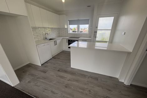 Photo of property in 2/58 Rimu Street, New Lynn, Auckland, 0600