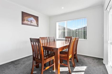 Photo of property in 11 Mokopapa Street, Takanini, 2112