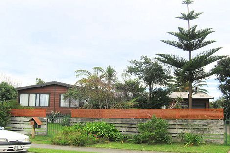 Photo of property in 2 Sandpiper Court, Paraparaumu Beach, Paraparaumu, 5032