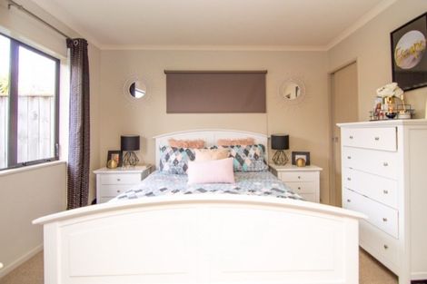 Photo of property in 4 Johnstone Drive, Fitzherbert, Palmerston North, 4410