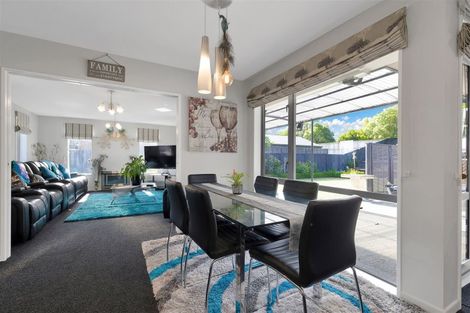 Photo of property in 31 Davaar Crescent, Broomfield, Christchurch, 8042