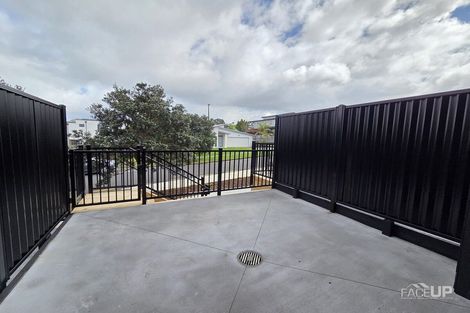 Photo of property in 3/10 Ngaroma House Drive, Hobsonville, Auckland, 0616