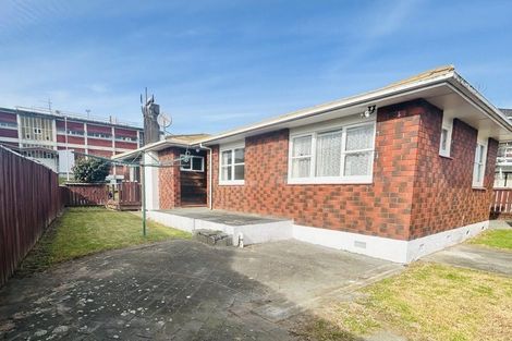 Photo of property in 6 Ngahina Street, Paraparaumu, 5032