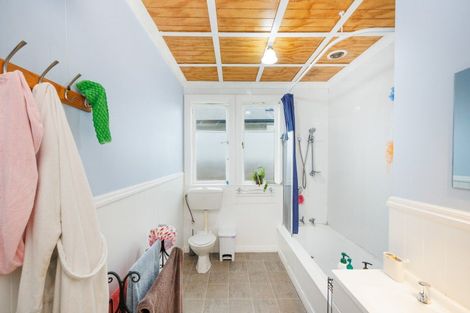 Photo of property in 32 Marne Street, Hokowhitu, Palmerston North, 4410