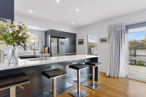 Photo of property in 1 Merivale Lane, Merivale, Christchurch, 8014