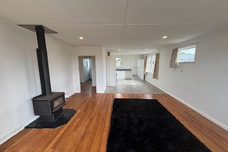 Photo of property in 7 Lawrence Street, Otane, 4202