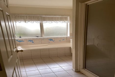 Photo of property in 138 Kilkenny Drive, East Tamaki Heights, Auckland, 2016