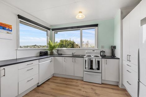 Photo of property in 35 Beauzami Crescent, Ascot Park, Porirua, 5024