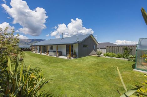 Photo of property in 11 Teal Place, Lake Hawea, Wanaka, 9382