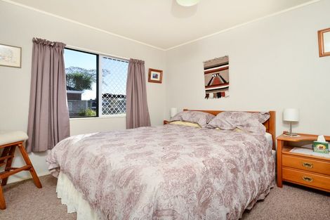 Photo of property in 1/95 Sturges Road, Henderson, Auckland, 0612