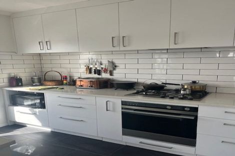 Photo of property in 3 Balmain Street, Newlands, Wellington, 6037