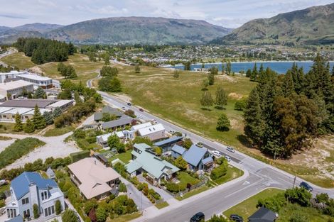 Photo of property in 1 Totara Terrace, Wanaka, 9305