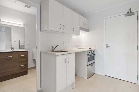 Photo of property in 30/9c Westward Ho, Glen Eden, Auckland, 0602