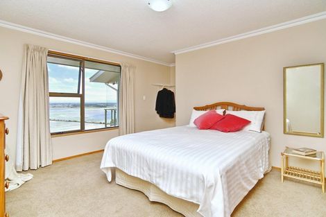 Photo of property in 2/56 Balmoral Lane, Redcliffs, Christchurch, 8081