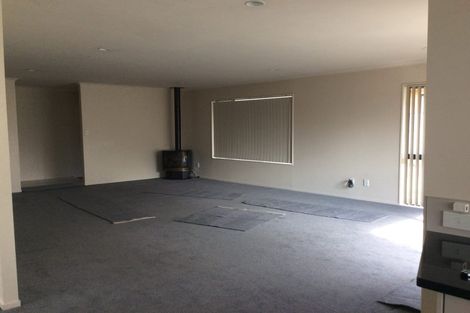 Photo of property in 14 Nanleen Rise, Manurewa, Auckland, 2105