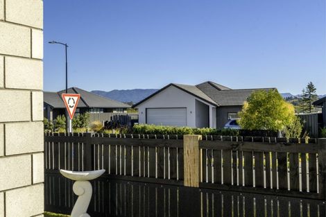 Photo of property in 10 Settler Avenue, Omokoroa, 3114